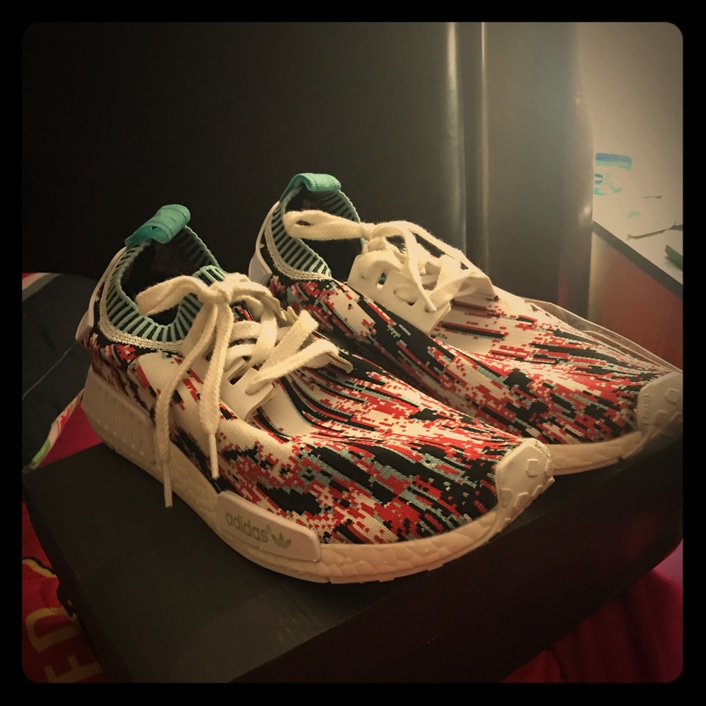 Nmd r1 datamosh